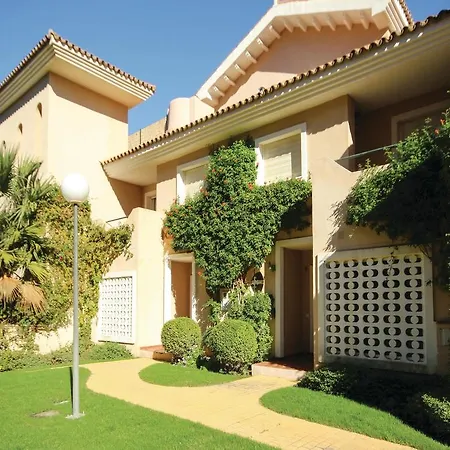 Three-bedroom In Holiday home *