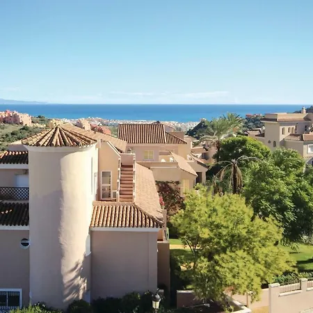 Three-bedroom In Holiday home *