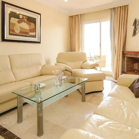 Holiday home Three-bedroom In Manilva