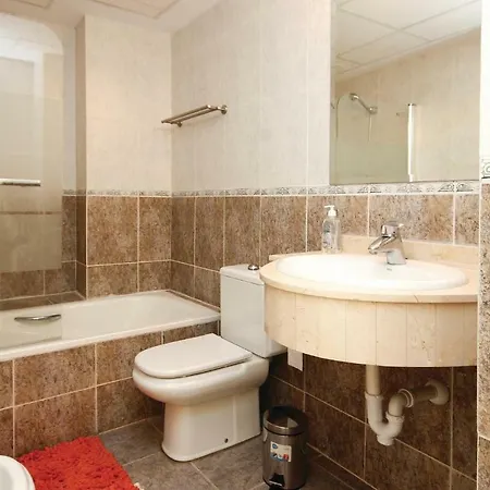 Three-bedroom In Holiday home *