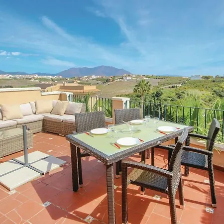 Three-bedroom In Holiday home *