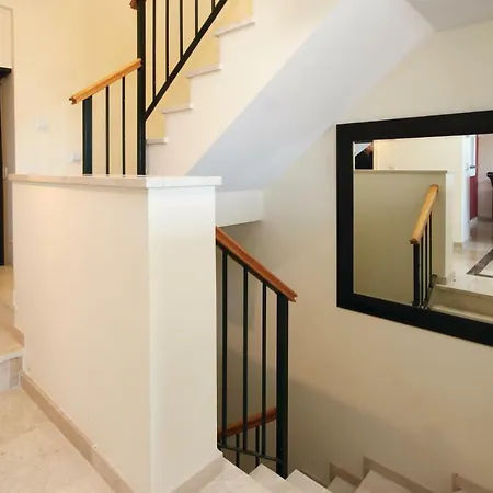 Three-bedroom In Holiday home